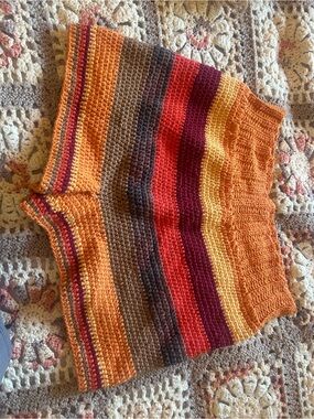 fall colors knit shorts large